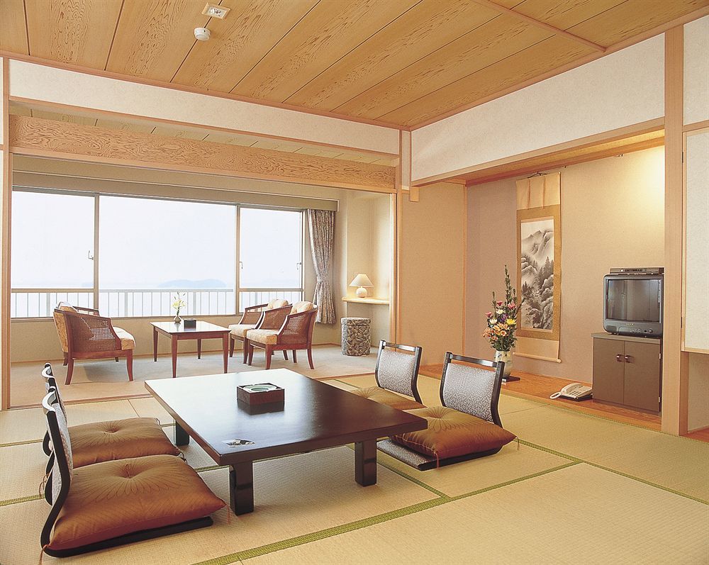 Kaiyoukaku Gamagori Buitenkant foto